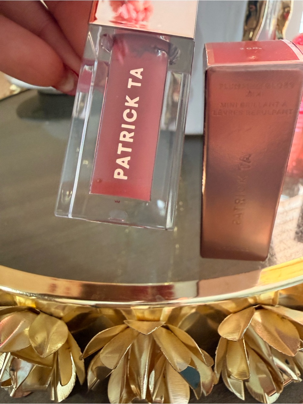 PATRICK TA
Major Volume Plumping Lip Gloss in 2CCs a sheer juicy Pink